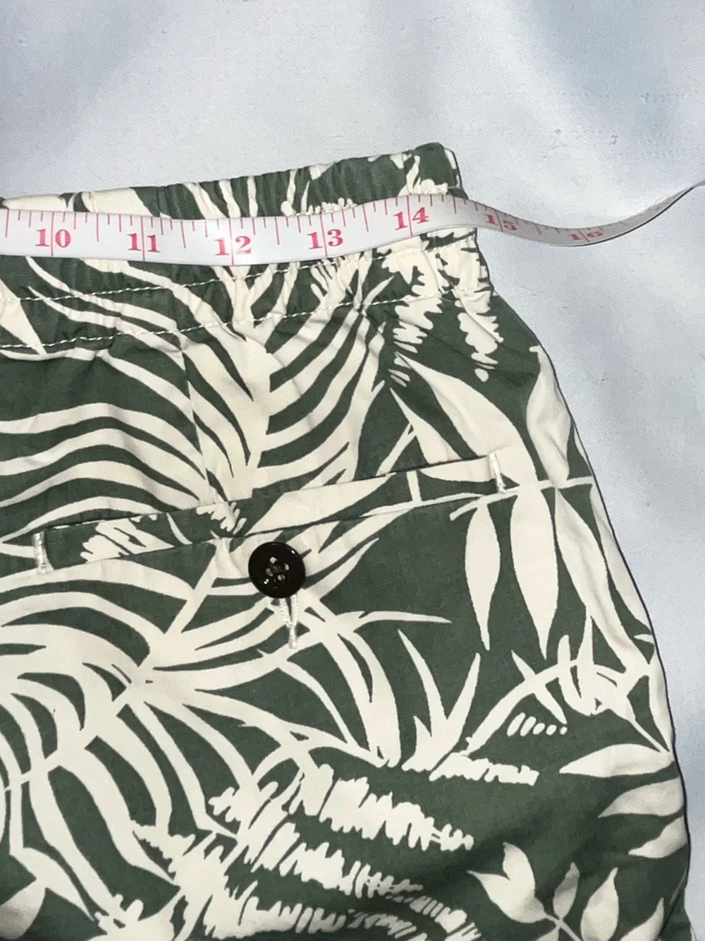 J. Crew Tropical Print Men’s Shorts Pockets Green Cream Drawstring Size Small
